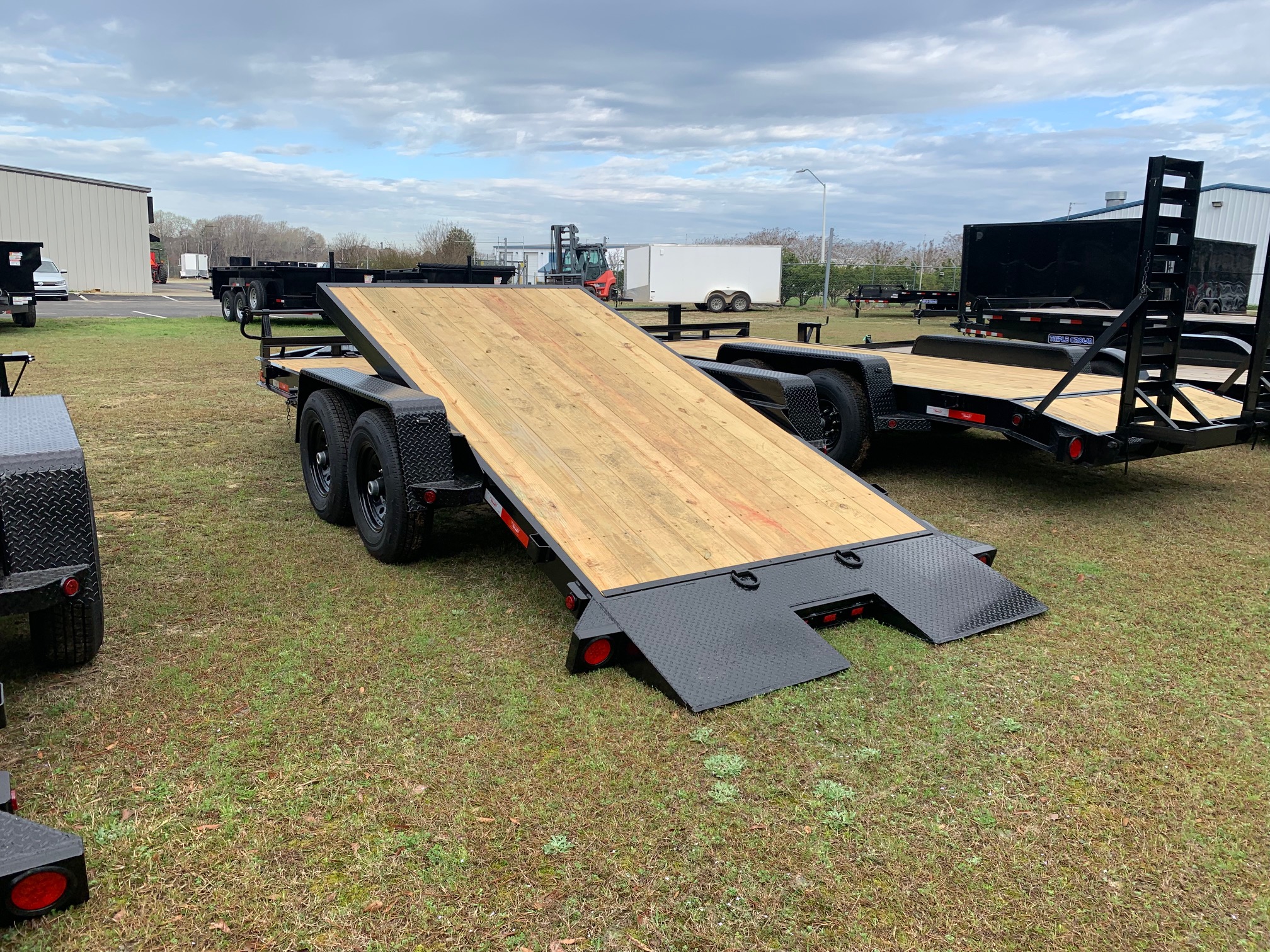 Superior - 14k Tilt Trailer w/ tongue box
